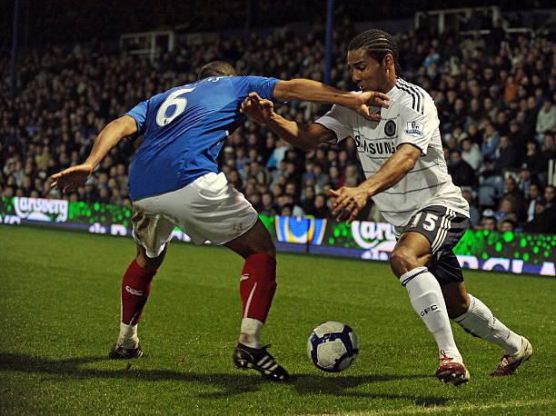 曼联vs佛罗伦萨：库尼亚、姆伯莫首发，B费、芒特出战.