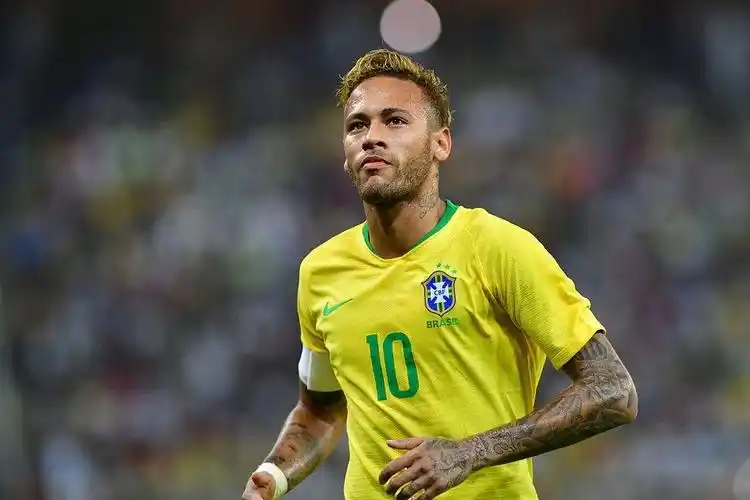 迪马：诺丁汉森林在积极推动穆萨的转会，交易已进入关键阶段.