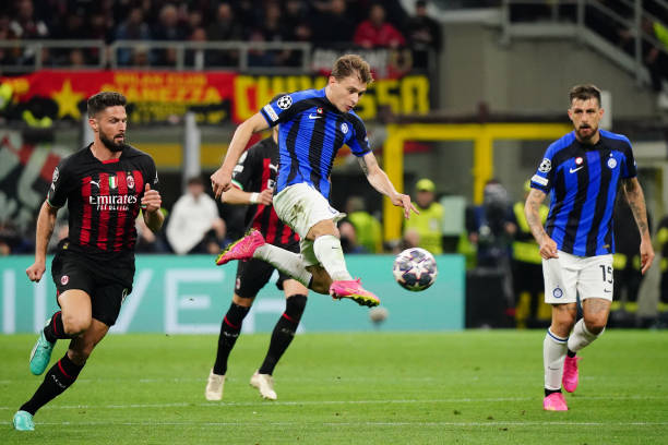 他以坚韧不 他以坚韧不