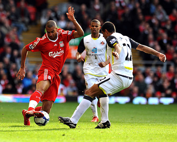 小里弗斯：尽管外界看衰三球 但黄蜂主帅&管理层都很喜欢他（小里弗斯：外界唱衰三球，黄蜂主帅与管理层仍对他青睐有加）