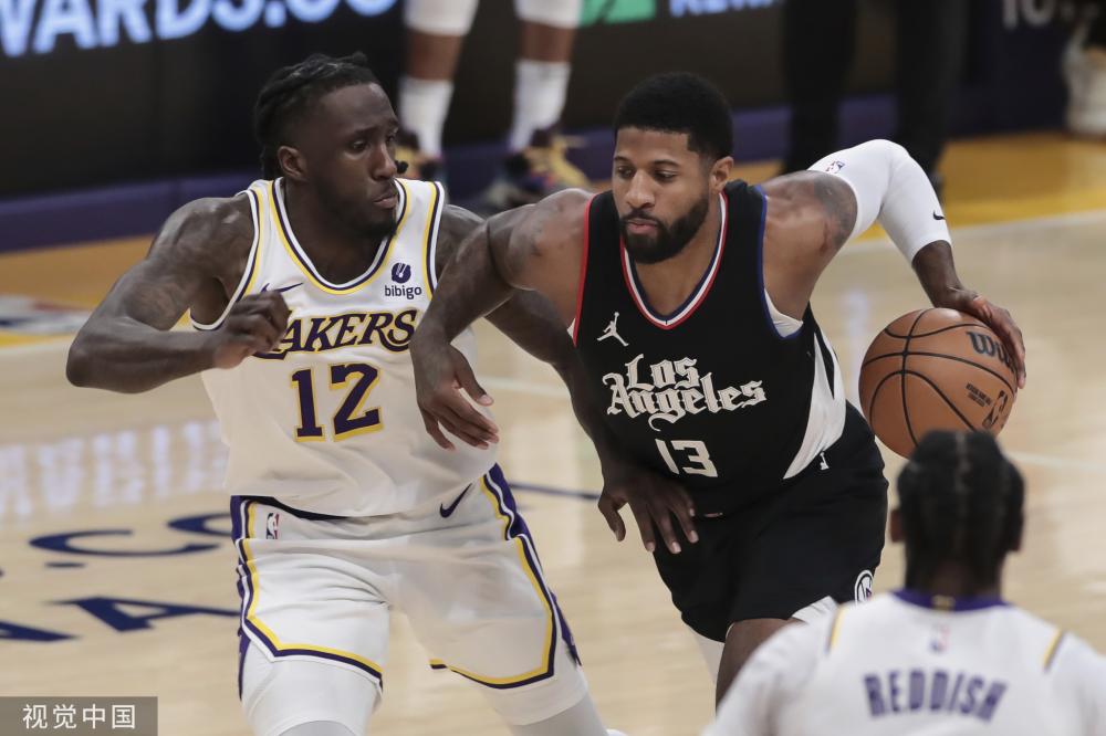 砍瓜切菜！威尔斯半场8中5独得19分4助 三分5中4（手感火热！威尔斯半场8投5中砍下19分4助攻，三分5投4中）